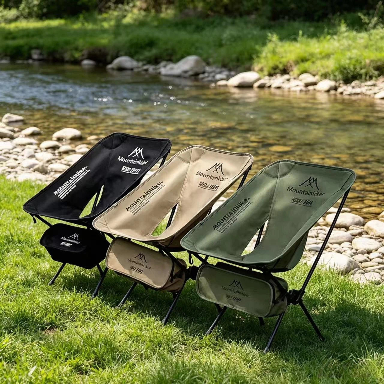 Outdoor Furniture Used - Chaise pliante ultra-légère Moon Chair, portable,